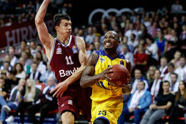 她不仅目睹 她不仅目睹