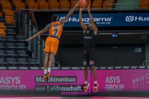 手无疑会更 手无疑会更