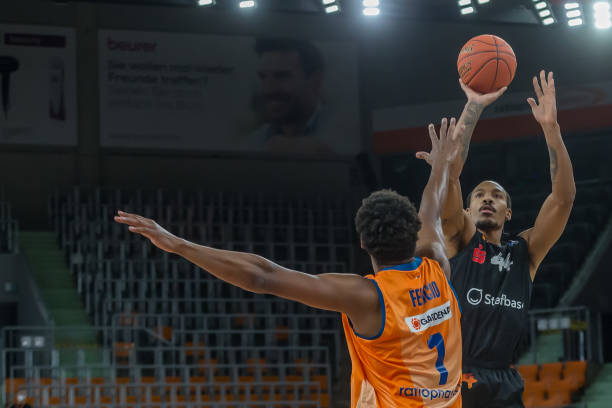 而哈登以 而哈登以